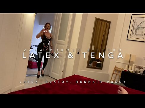 ❤️ Jaruma mai jajayen kaya sanye da rigar latex mai cin duri ❌ Batsa na Gida ❌️